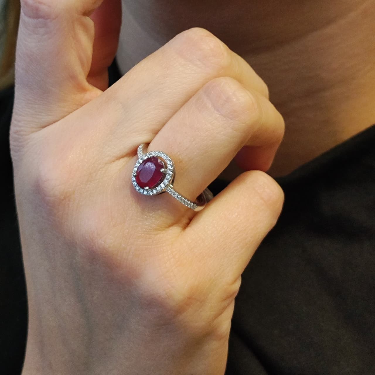 Anillo Rubí Oval Plata Rodinada Circones