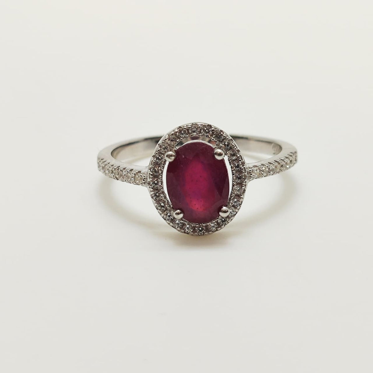 Anillo Rubí Oval Plata Rodinada Circones