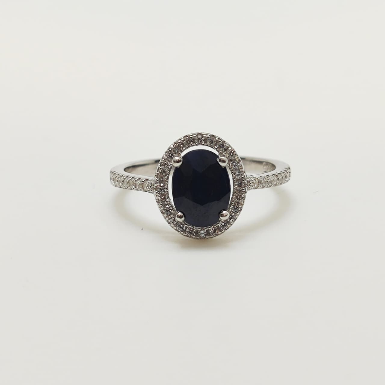Anillo Zafiro Oval Plata Rodinada Circones