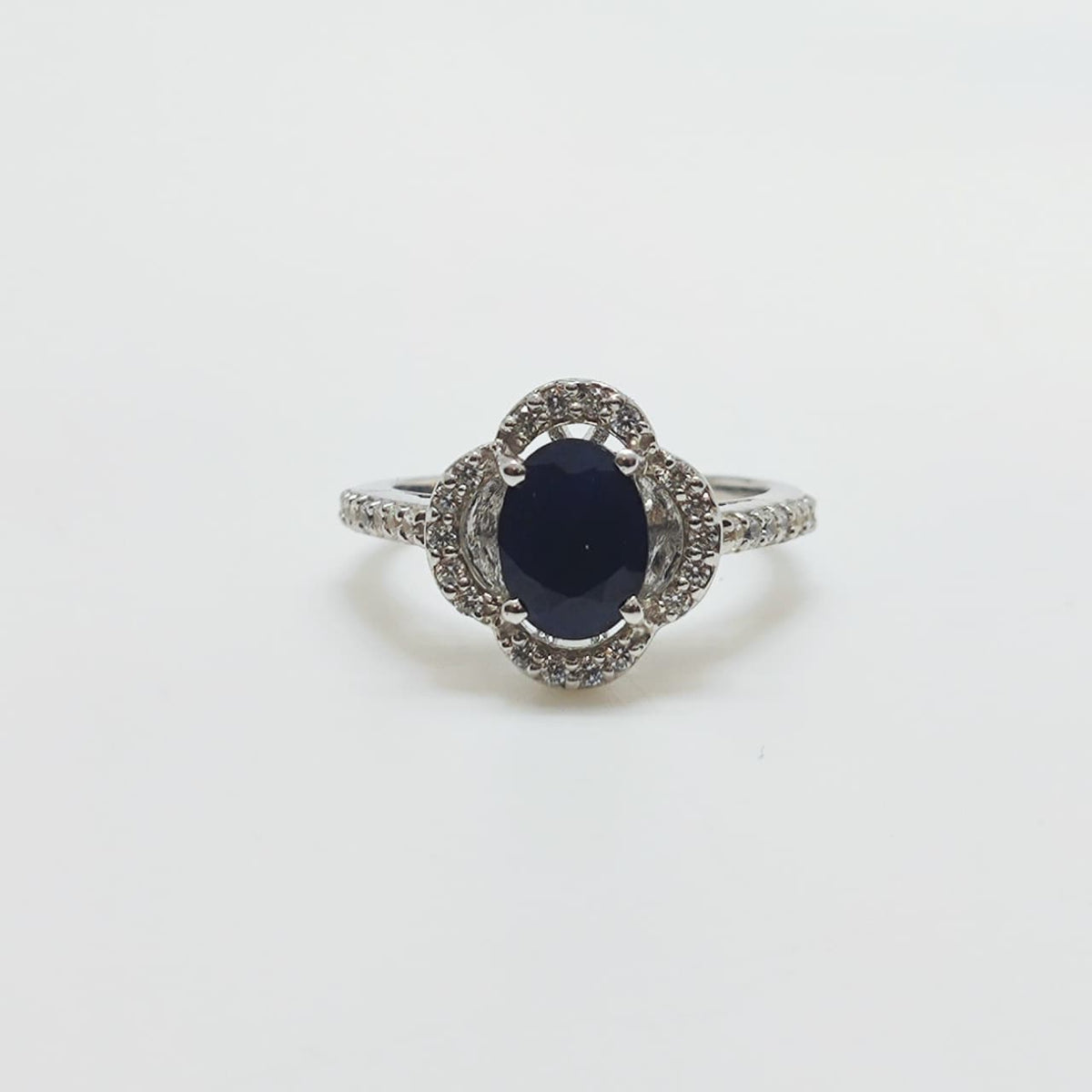 Anillo Roseta Oval Zafiro Plata Rodinada