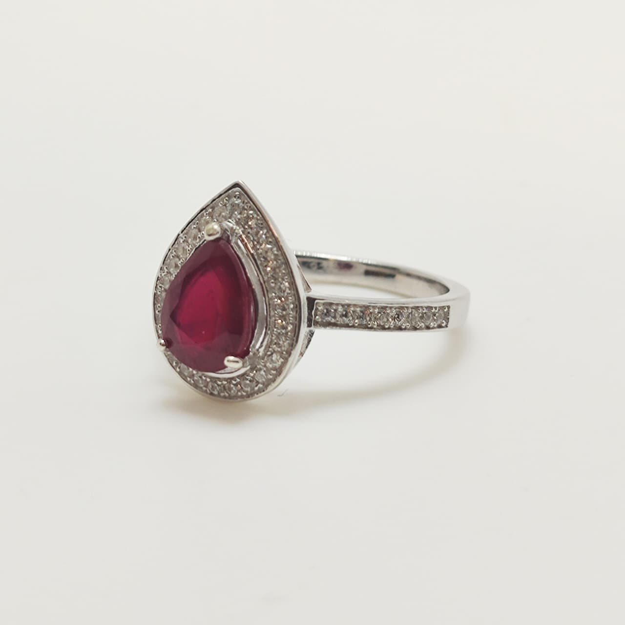 Anillo Gota Rubí Plata Rodinada