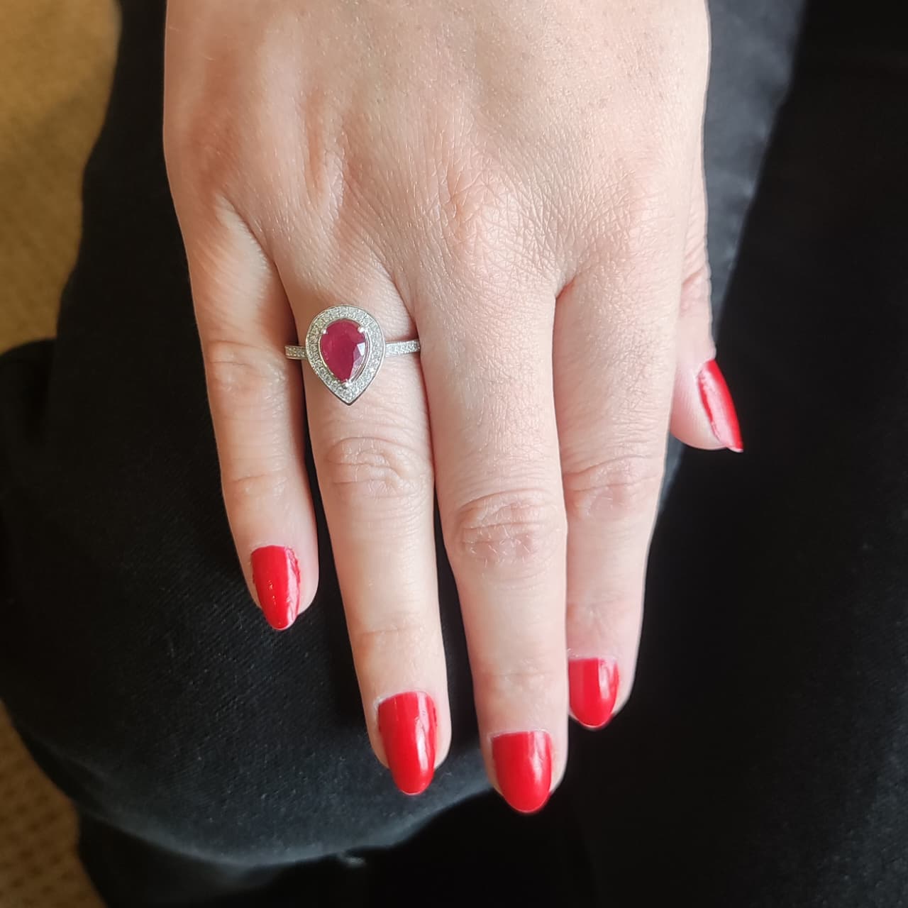 Anillo Gota Rubí Plata Rodinada