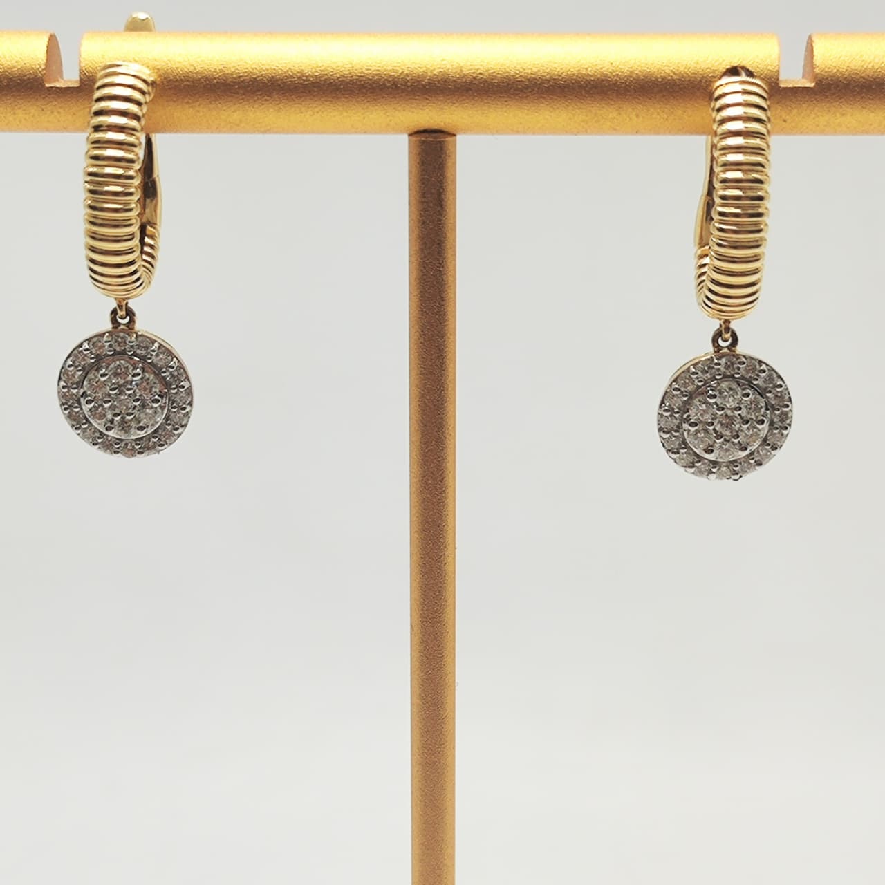 Aros Doble Halo Texturas Oro Amarillo 18K