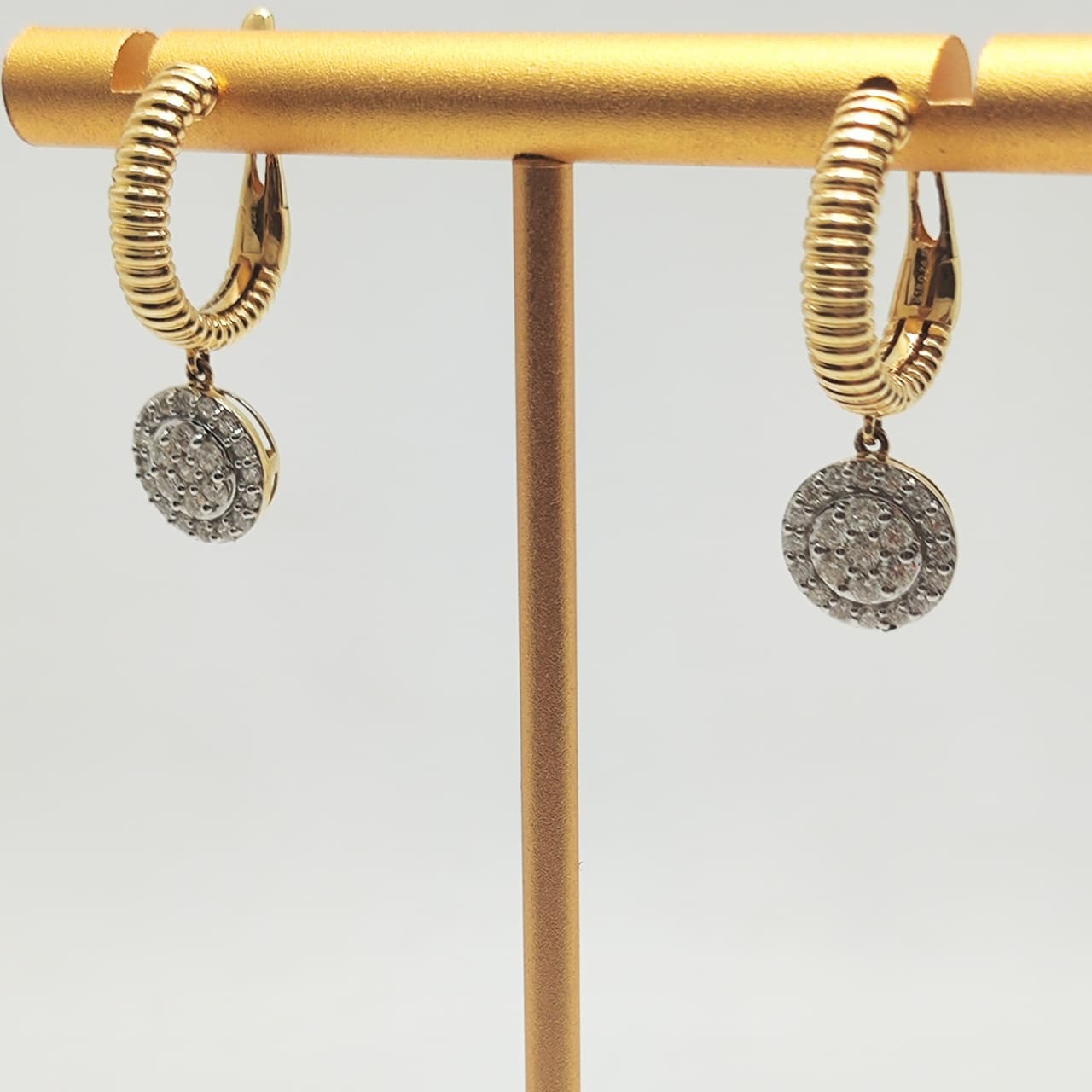 Aros Doble Halo Texturas Oro Amarillo 18K