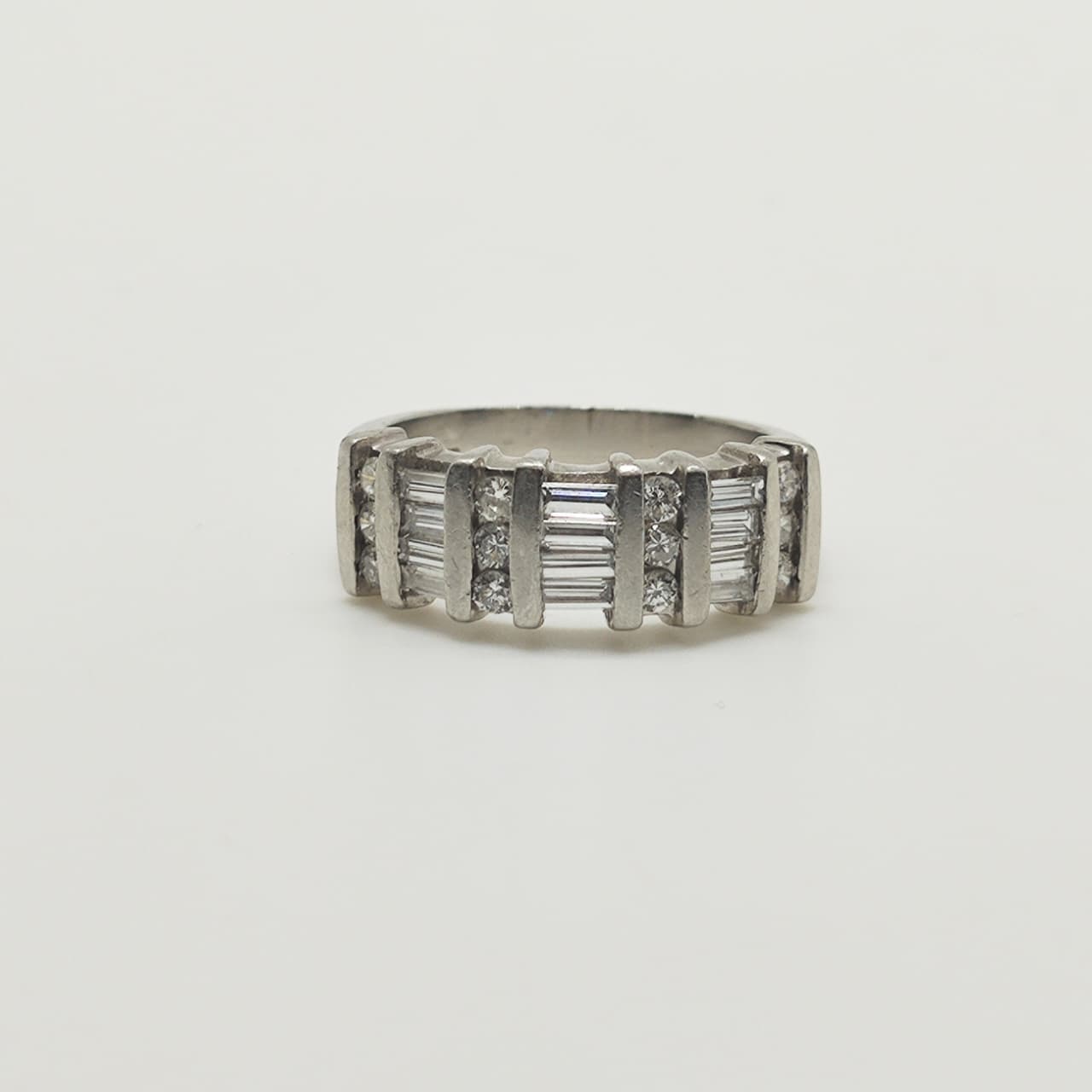 Anillo Placa Baguette Platino