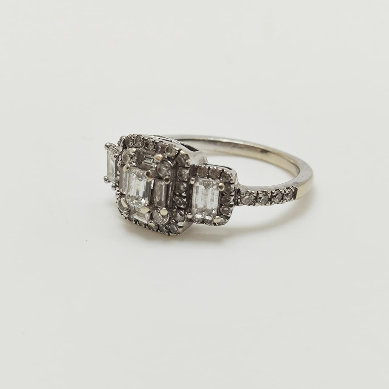 Anillo Placa Triple Baguette