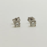 Aros Oro Blanco 18K Punto de Luz 50 Puntos