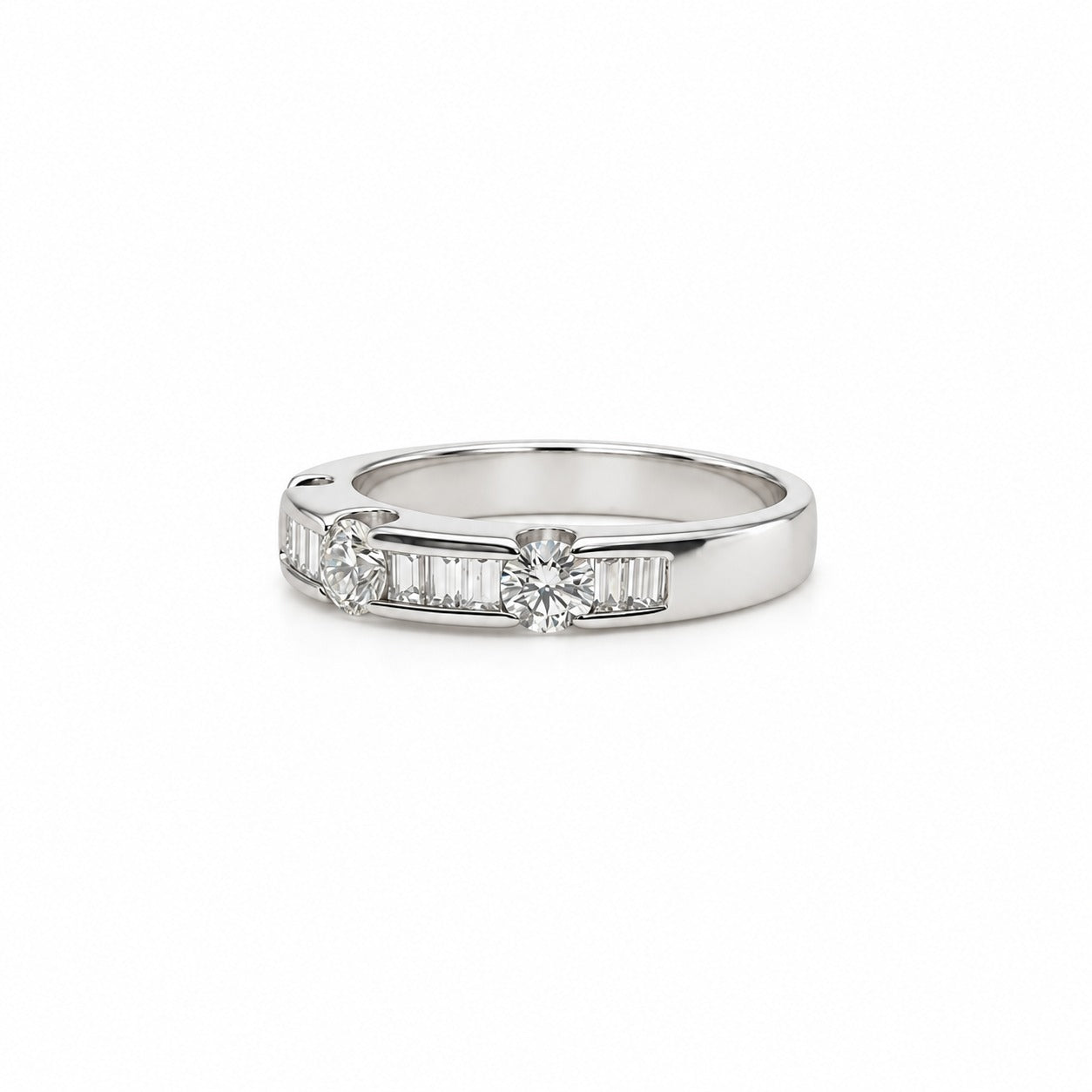 Anillo Oro Blanco Diamantes Corte Brillante Y Baguette