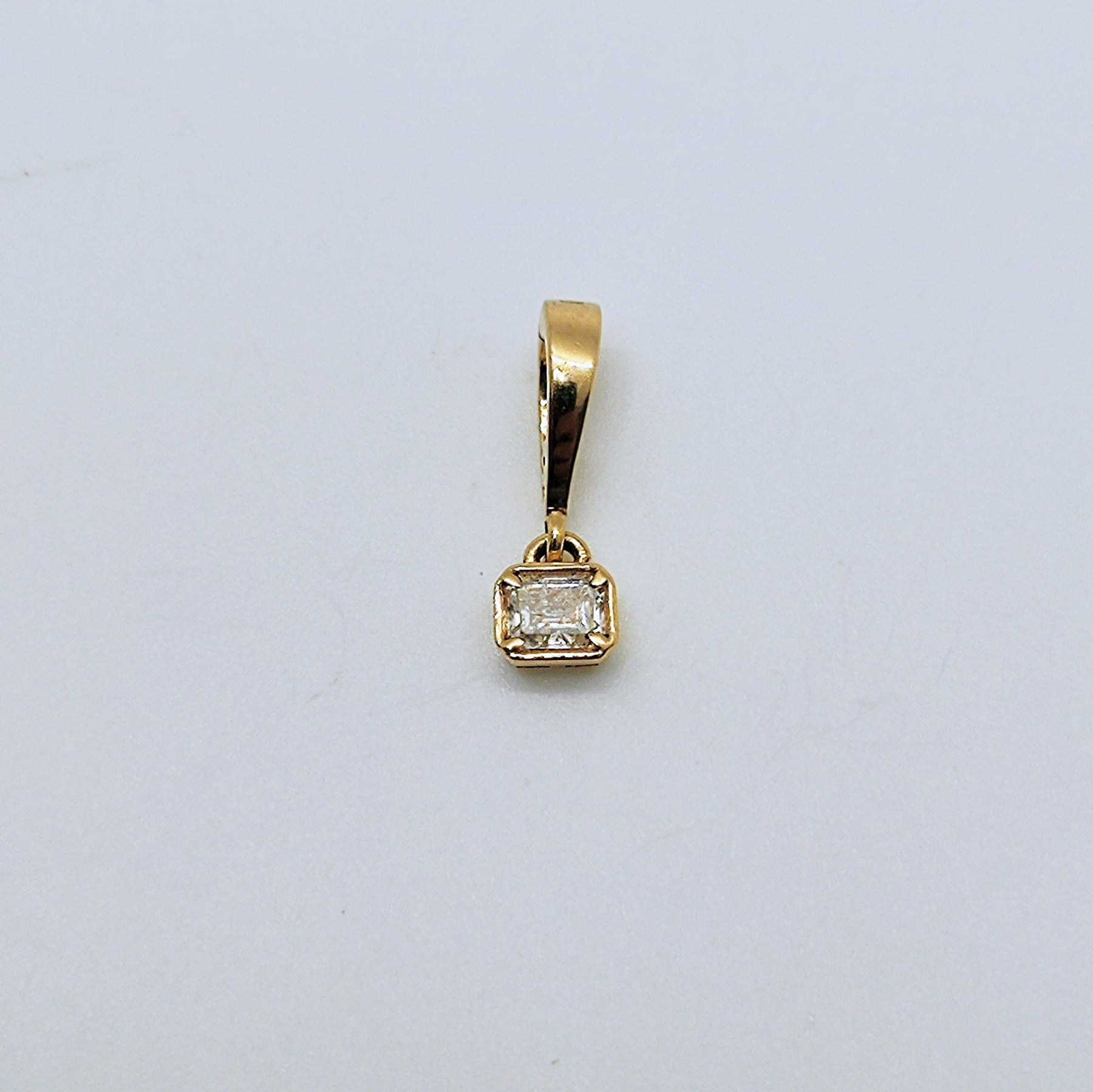 Colgante Rectangular Oro Amarillo