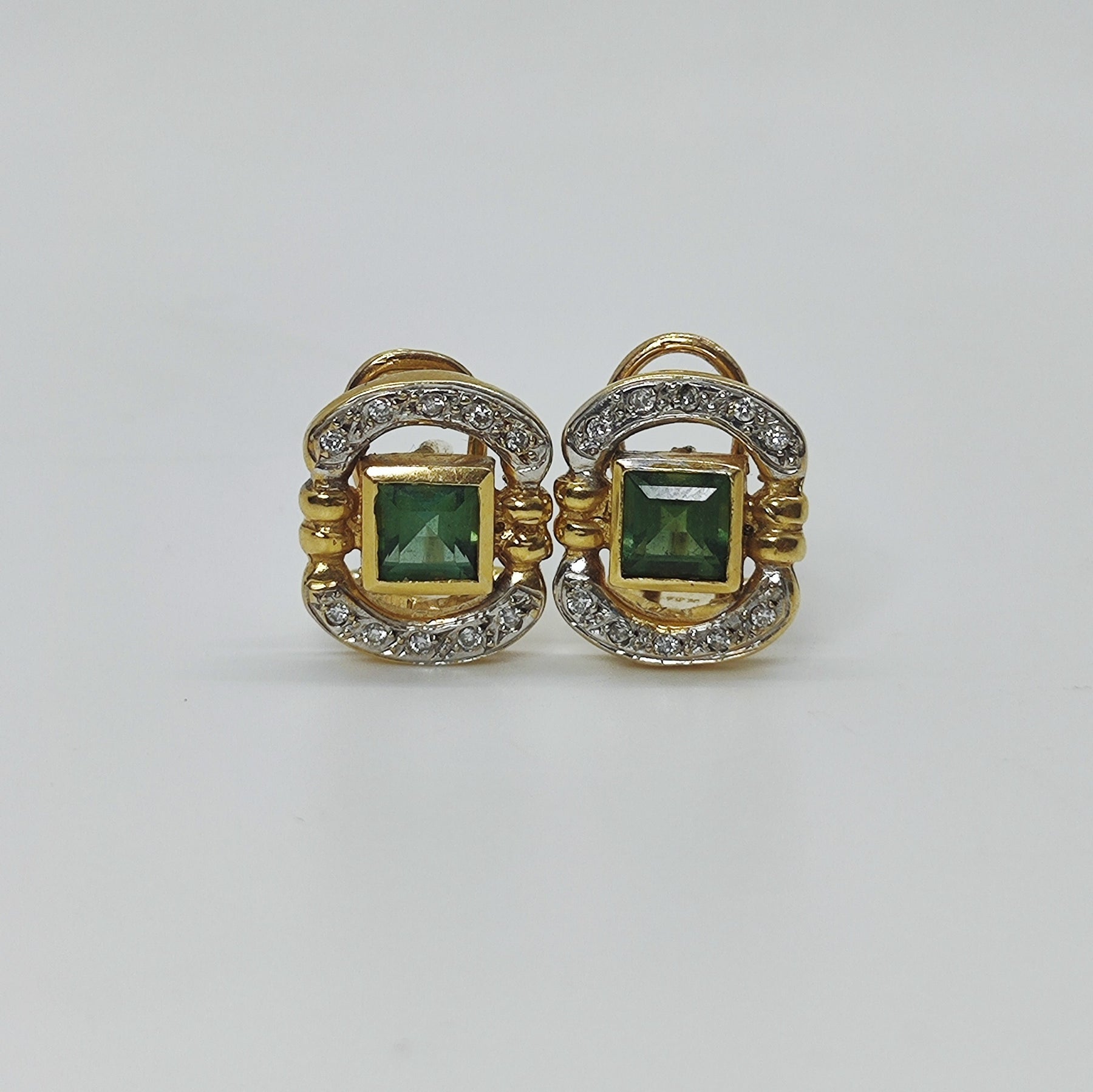 Aros Oro Amarillo 18K Esmeraldas Cierre Omega