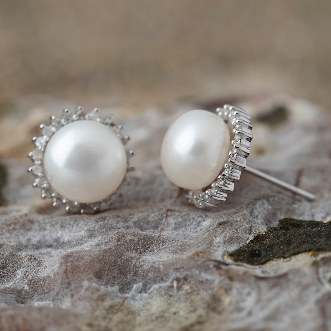 Perlas Cultivada con Diamantes en Grifa Oro Blanco